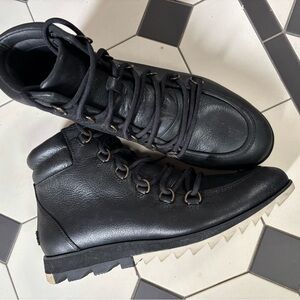 Sorel Black Leather Winter Boots
